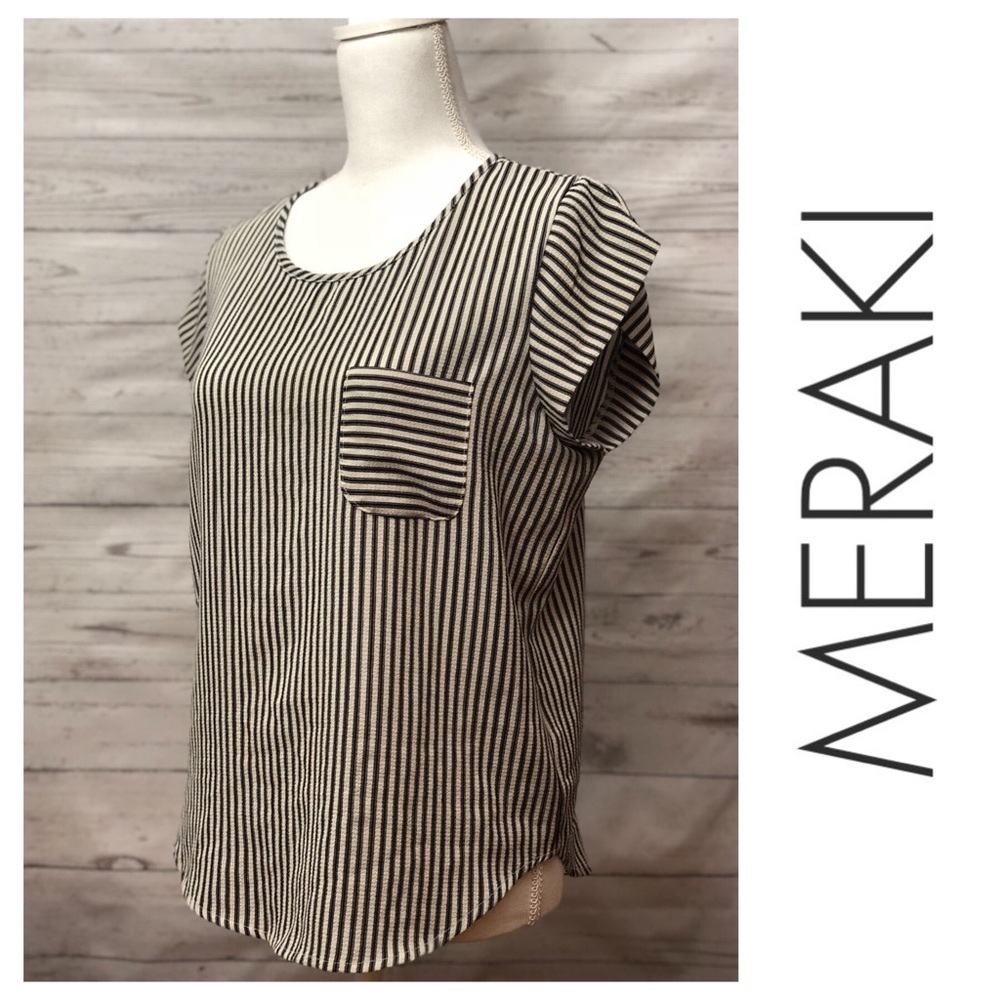 [ Meraki Apparel ] Striped Top with Peephole Back